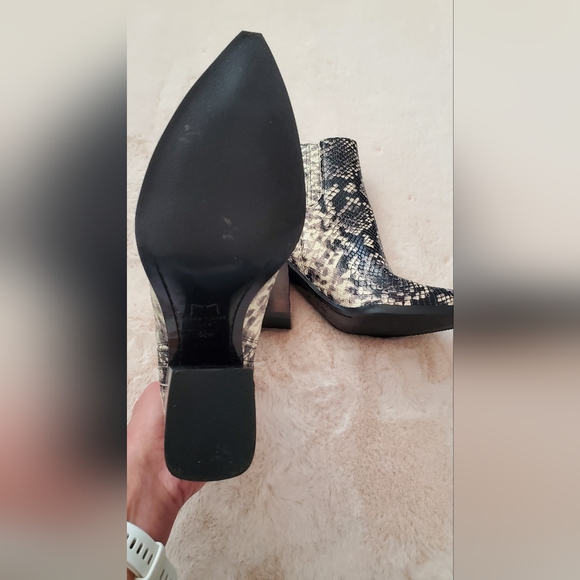 Marc Fisher snake print booties - Picture 10 of 10